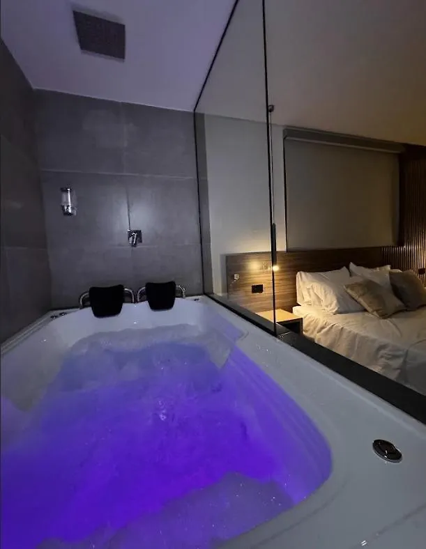 Hotel Time Oclock Medellin
