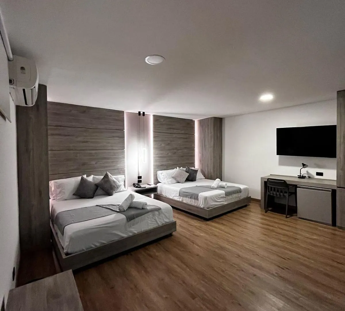 Hotel Time Oclock Medellin