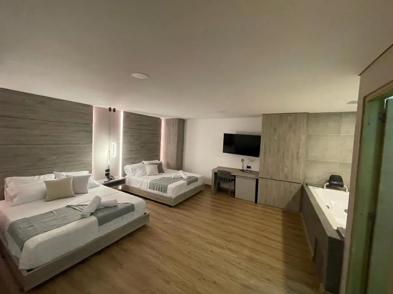 Hotel Time Oclock Medellin Colombia